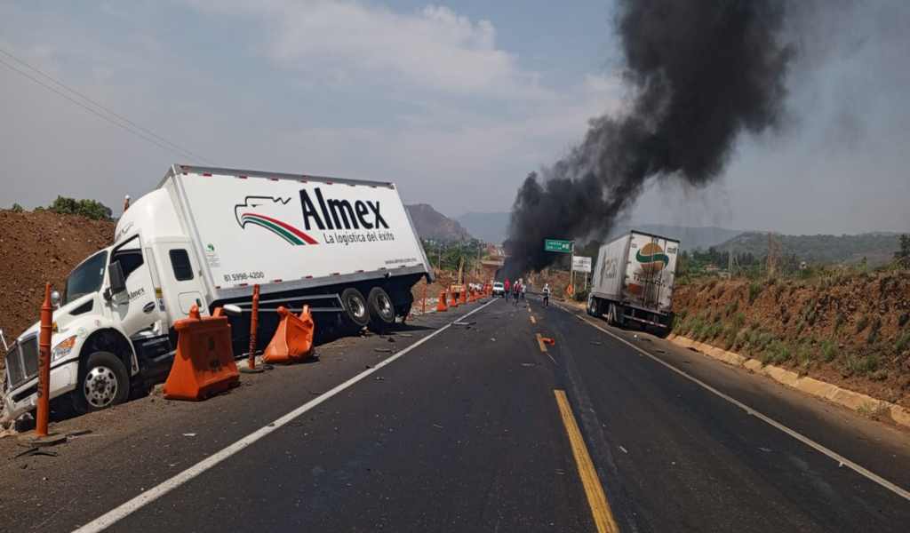 Fuerte accidente en la autopista siglo XXI - El Despertar de Michoacán